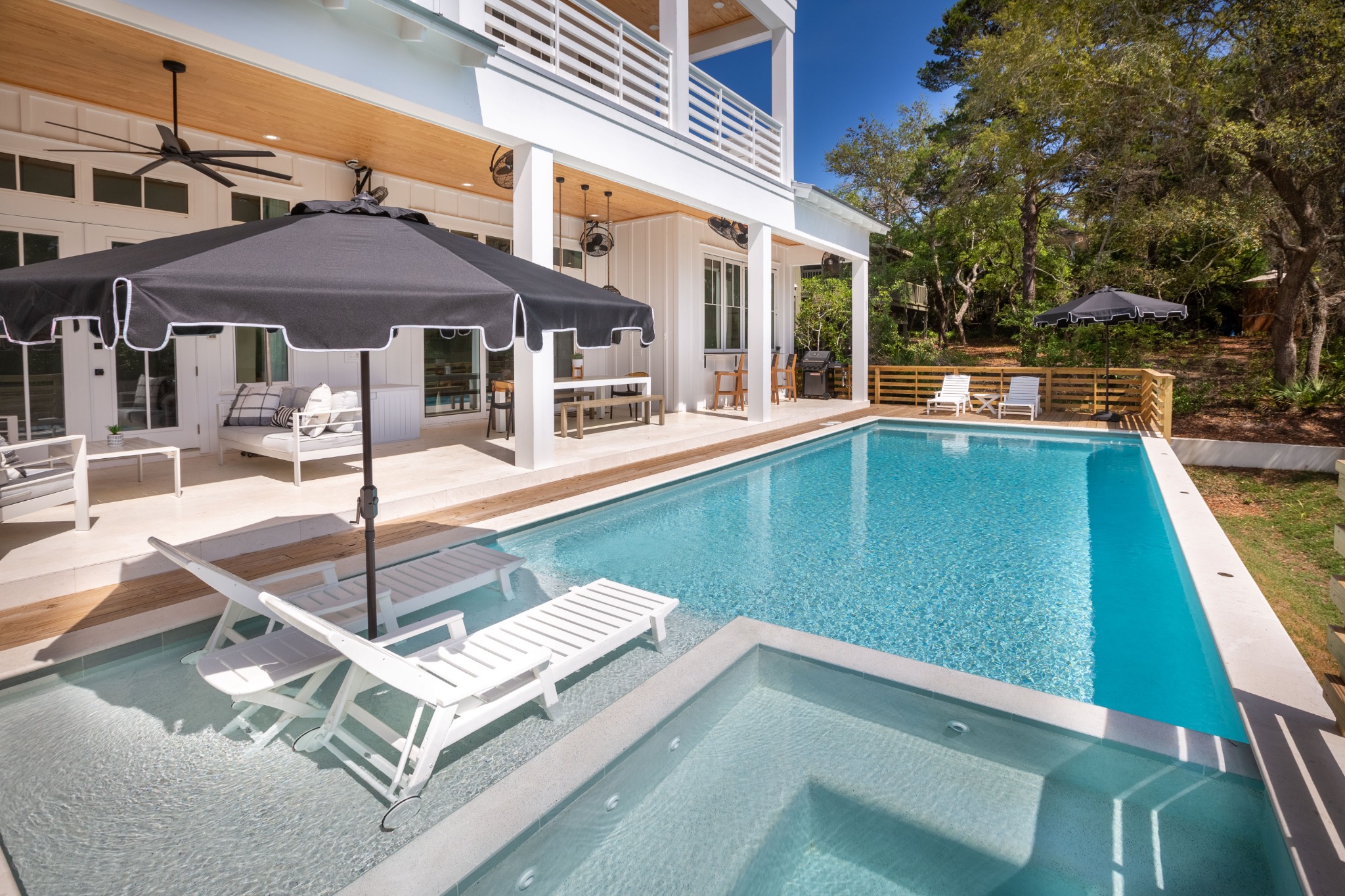 Aerial view of the pool and screened lanai