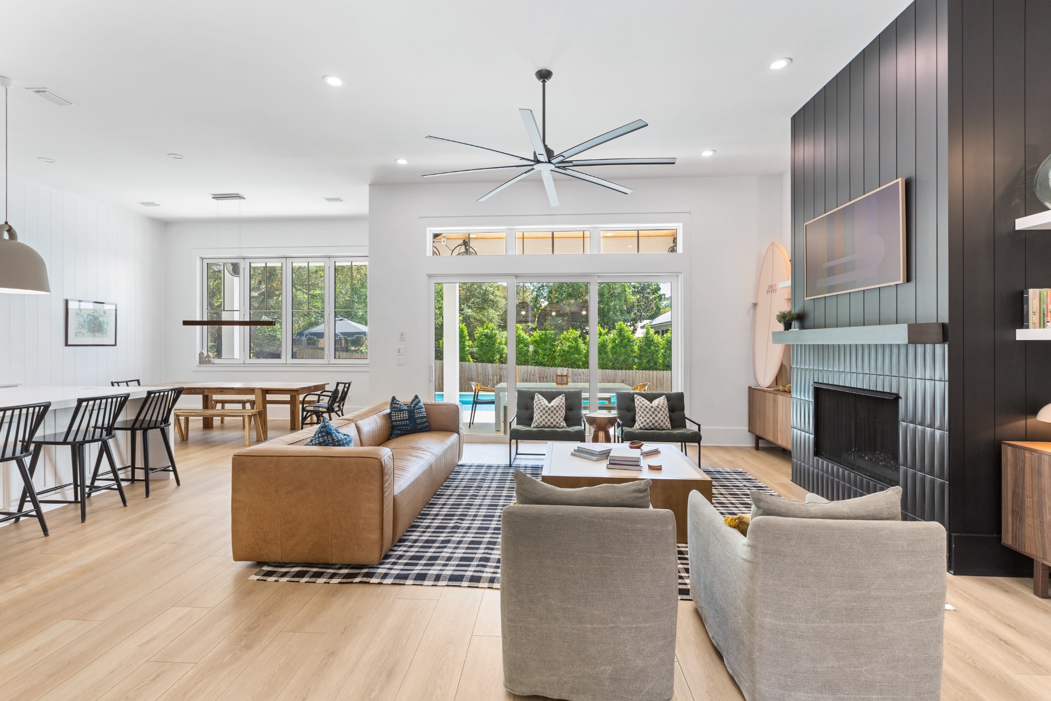 Open-plan kitchen, dining and living room